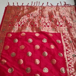 Heavy Beautiful Ethnic Banarasi Saree For Weddi