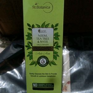 Mcaffeine And St.Botanica Face Wash