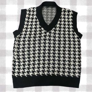 URBANIC Oversized Sweater Vest