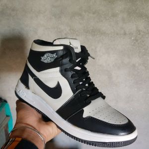 Nike Air Jordan 1 Black White