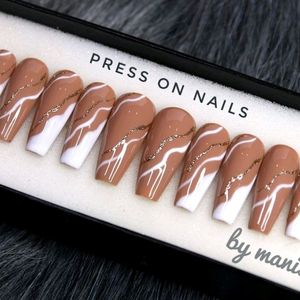 PRESS ON NAILS