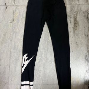 nike fitted leggings gym / sports