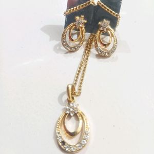 Pendant With Chain And Studs