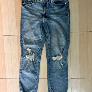 Levis Damaged Straight Fit Jeans