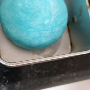 SHAMPOO BAR WITH EXCLUSIVE TIN BOX