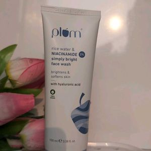 Plum Niacinamide Face Wash