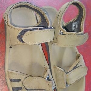 7 to 8Year Sandal Good Condition