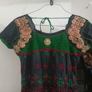 New Looking Black And Green Colour Top,Thread work