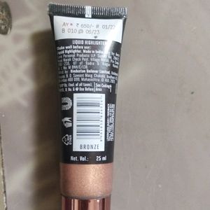 Lakme Absolute Bronze Highlighter