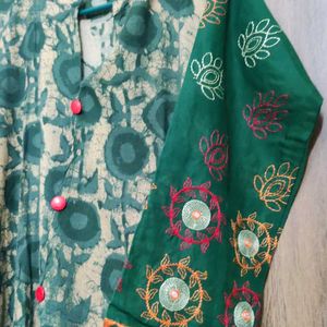 Embroidered And Printed Dark Green Kutra