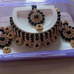 Black And Golden Jewellery Set