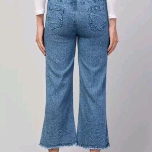 Stylish fabulous womaen jeans