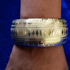 Bracelet In Gold (Kada)