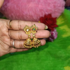 Combo of two earrings 😍