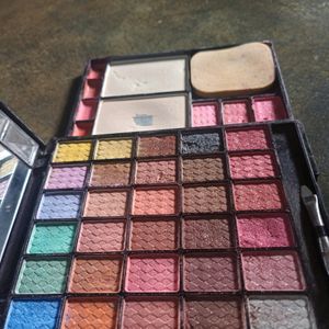 30 Shades Eyeshadow