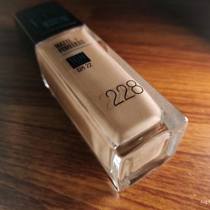 Maybelline New York (Fit Me) Foundation Shade 228(Soft Tan)