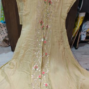 Beautiful Thread Embroidery Cream Kurta