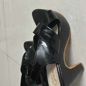 Pretty Black Heels (in Amazing Condition)