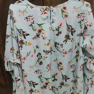 Floral Top In XL Size.