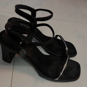 Metro Black Heels