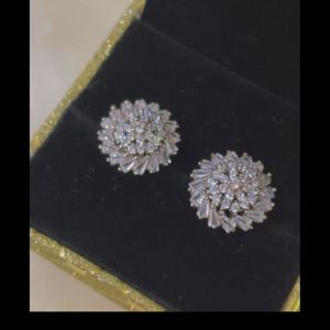 92.5 Silver Studs (absolutely new)