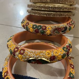 BANGLES