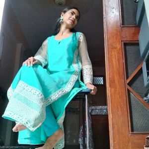 Hania Amer Pakistani Kurta And Duppta Set