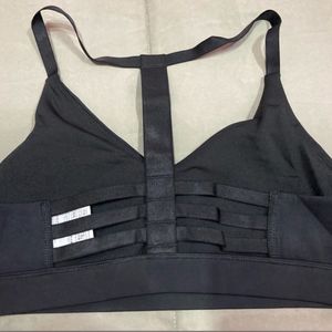 PUMAWomen Sports Lightly Padded Bra (Black)