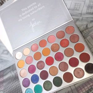 Free Gift 🎁 🎉.   The Jaclyn Hill Pallete😊