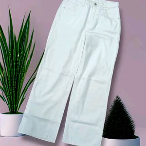 W-44 Size-28 Ladies White Straight Jeans