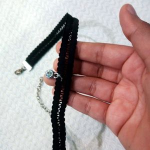 Women's black choker