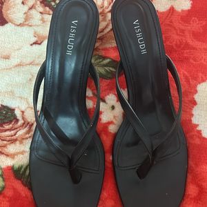 Vishudh Black Heels Woman