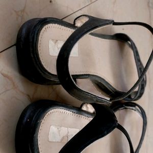 Black Flat Sandals