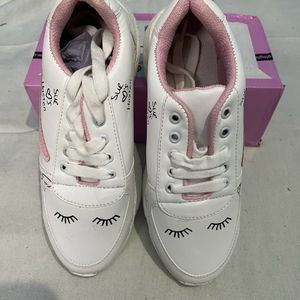 New white shoes UK5