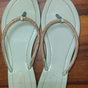 Good Condition Flat Sandals