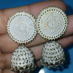 White Beautiful Earnings