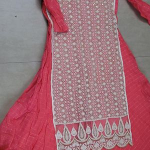 A Very Beautiful Light Weight Easy To Carry Party Wear Dress/gown