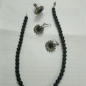 Black Pearl Necklace With Earrings And Ring