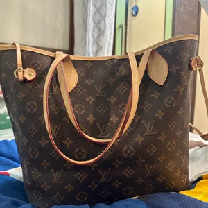 Louis Vuitton Monogram Neverfull MM Handbag