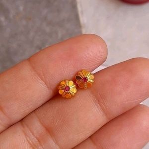 Beautiful New Flower Desine Studs