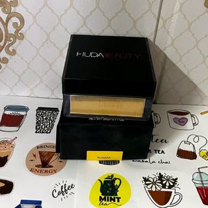 Huda Beauty Easy Bake Loose Powder