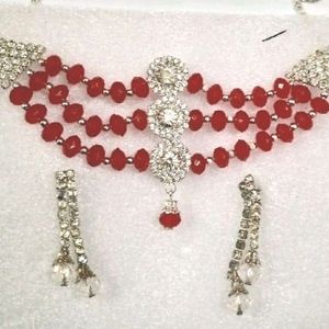 Brand New Jewellery Set Necklace & Earrings