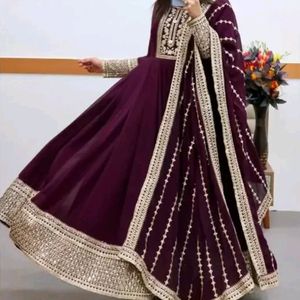 Beautiful 🟣Gown🟣 For Women With Dupatta