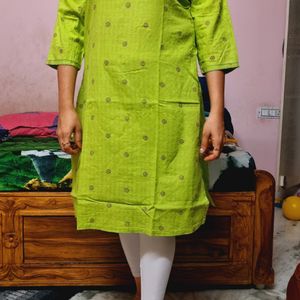 Avaasa 💚 Green Kurti