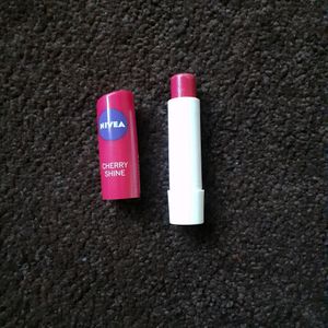 Nivea Tinted Pink Lip Balm💜💜😍😍