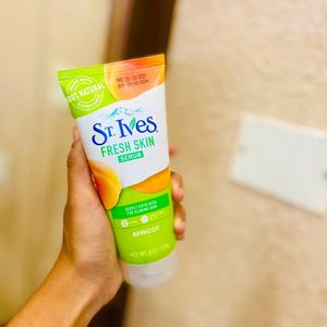 ST.IVES ACNE CONTROL APRICOT SCRUB