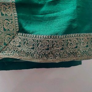 Saree With Unstitched Blouse Piece