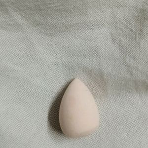 Price Drop 💣💣Any 2 Beauty Blenders