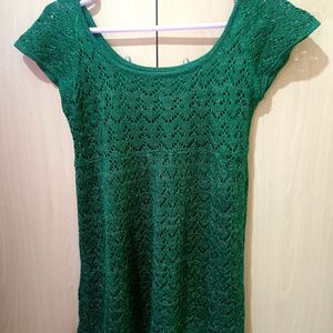 Bold Knitted Green Top With Round Neck