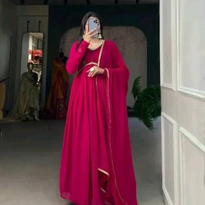 New/Unused Aaliya Cut Gown With Dupatta